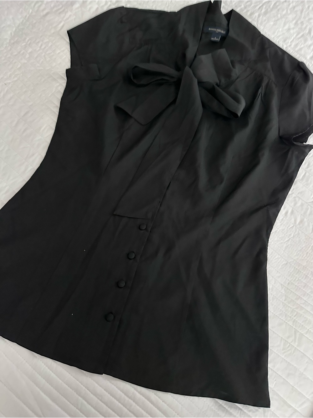 Gorgerous Women’s Banana Republic Button Up Blouse Size Small